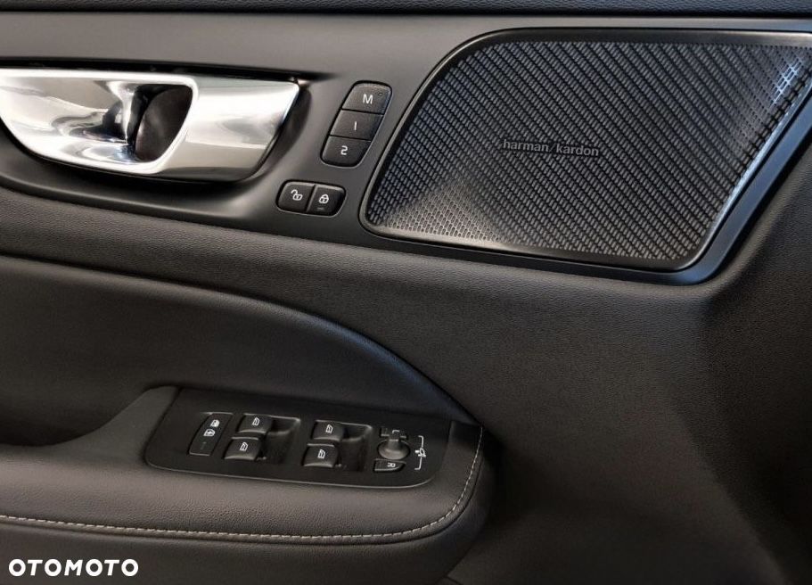 Volvo V60 T8 AWD Plug-In Hybrid Inscription - 20