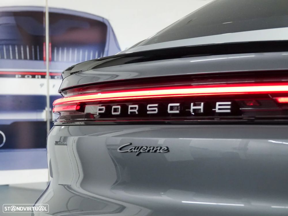 Porsche Cayenne Coupé E-Hybrid - 8