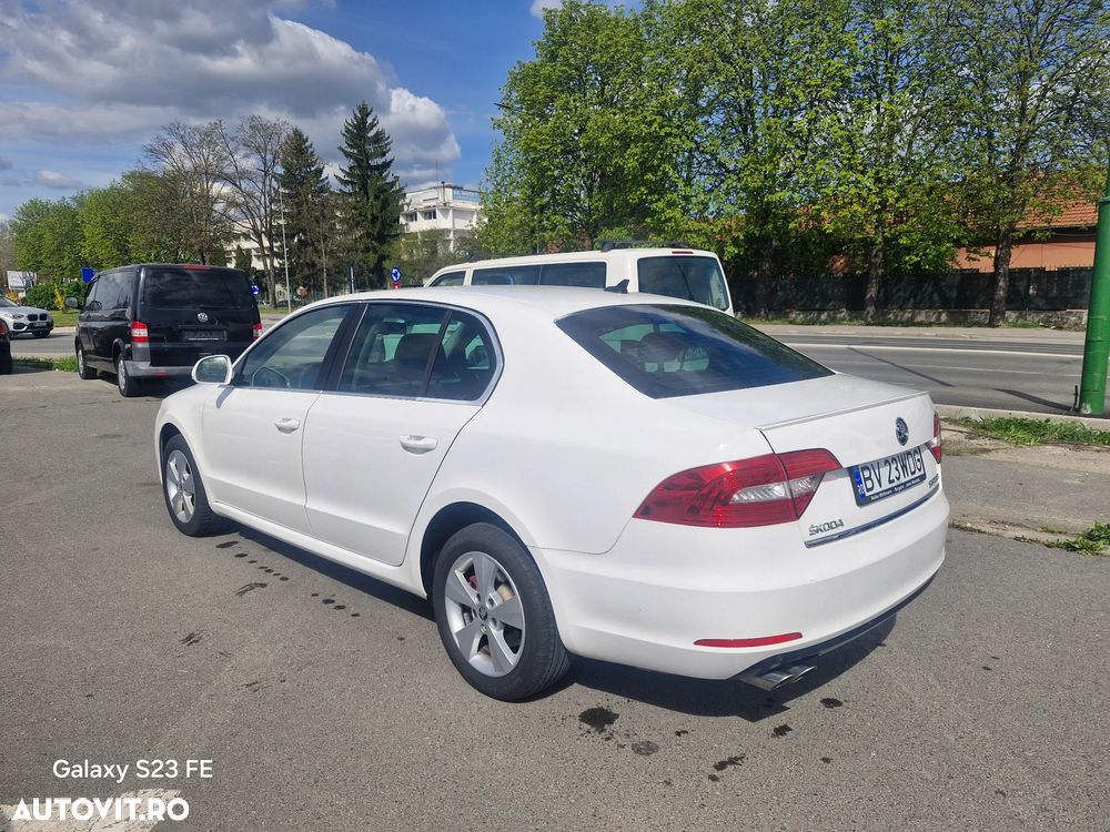 Skoda Superb 2.0 TDI Elegance DSG - 13