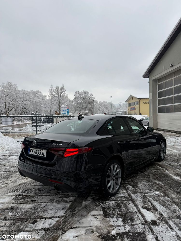 Alfa Romeo Giulia - 4
