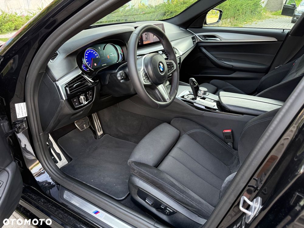 BMW Seria 5 520d xDrive M Sport sport - 9