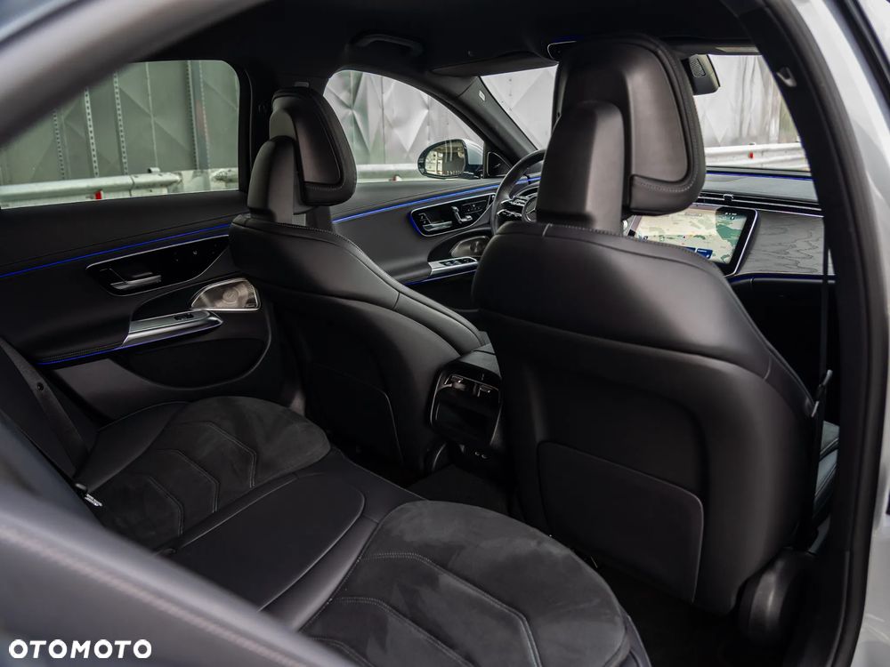 Mercedes-Benz Klasa E 300e 4Matic 9G-TRONIC AMG Line NIGHT Edition - 18