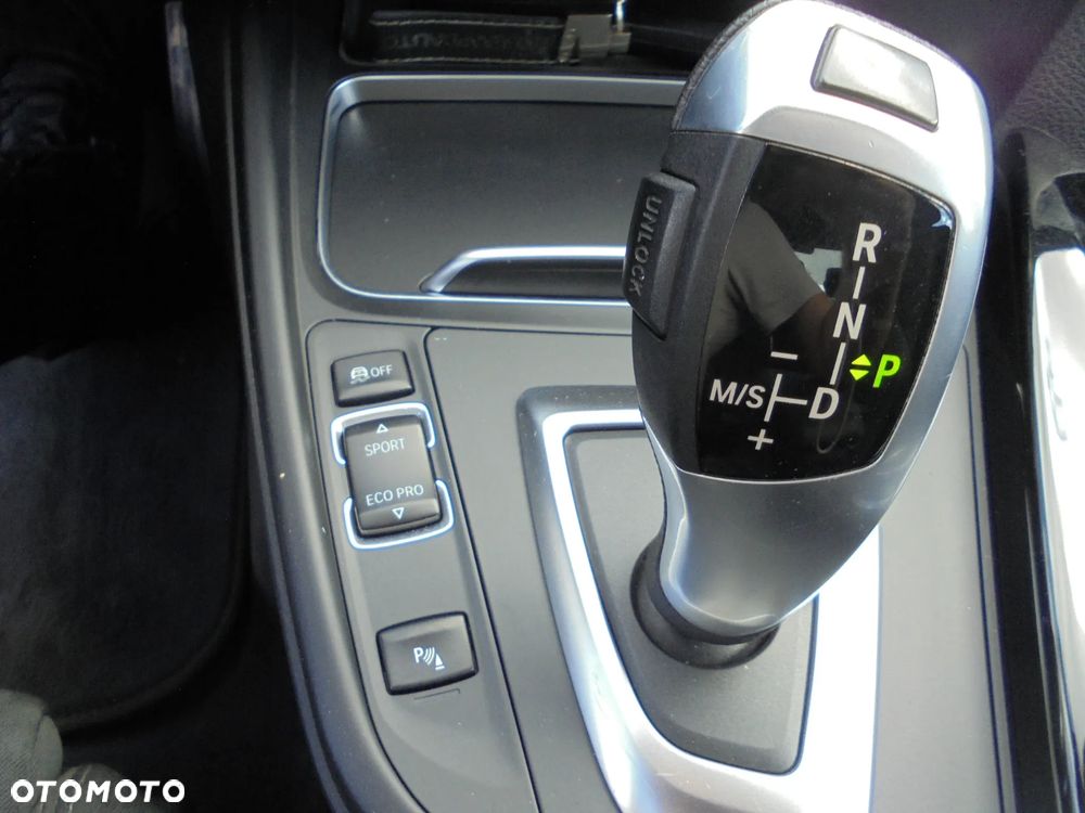 BMW Seria 3 320d Edition M Sport Shadow - 19