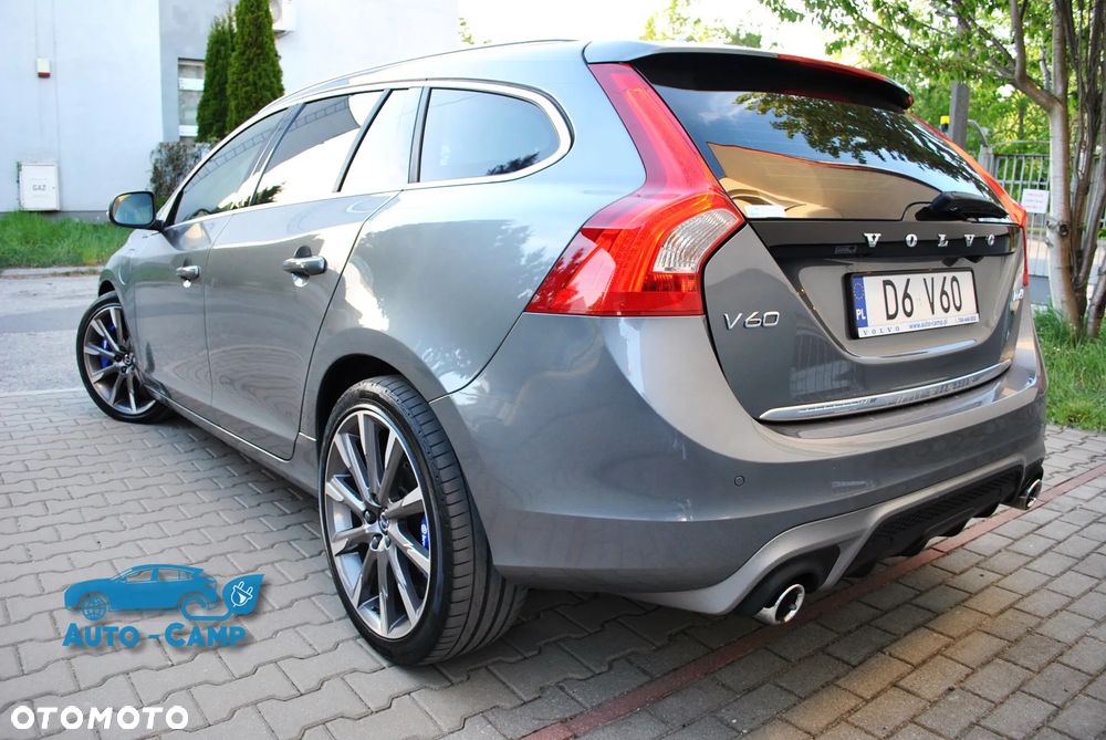 Volvo V60 D6 AWD Plug-in Hybrid R-Design Summum - 6