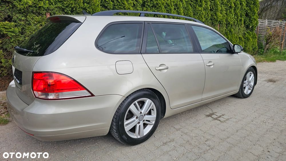 Volkswagen Golf - 8