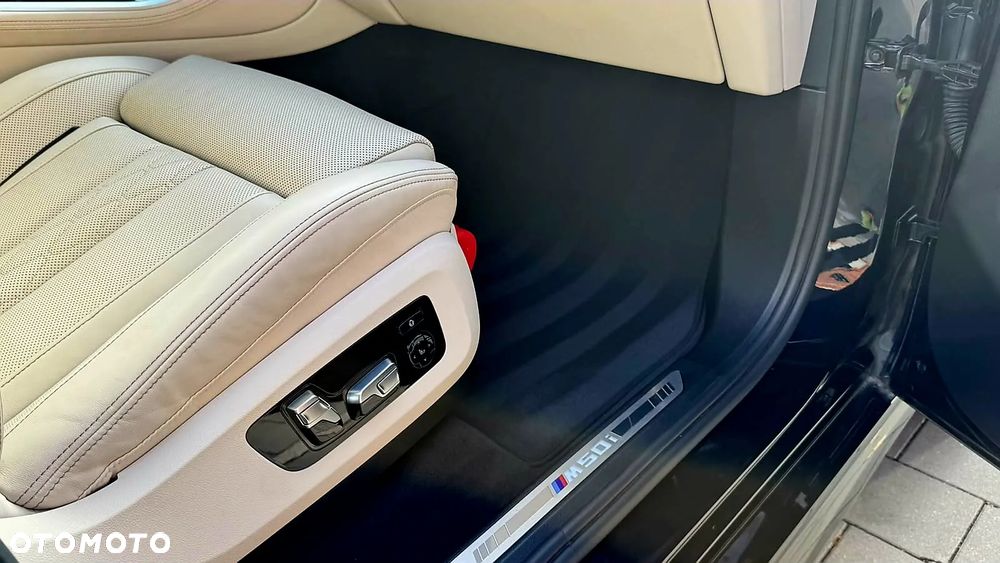 BMW X5 M M50i - 22