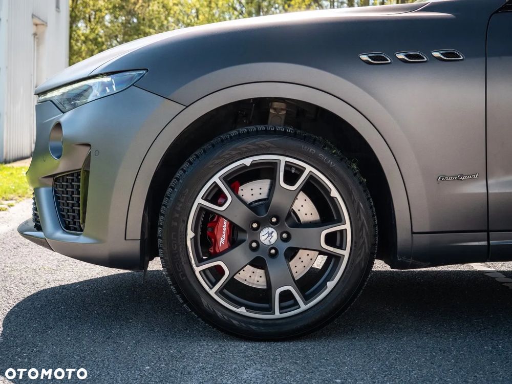 Maserati Levante Essence - 10