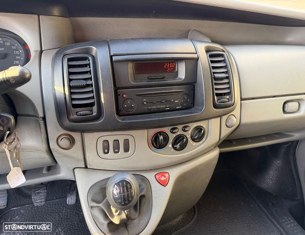 Renault TRAFIC 2.0 DCI L1H1 2,7 T - 12