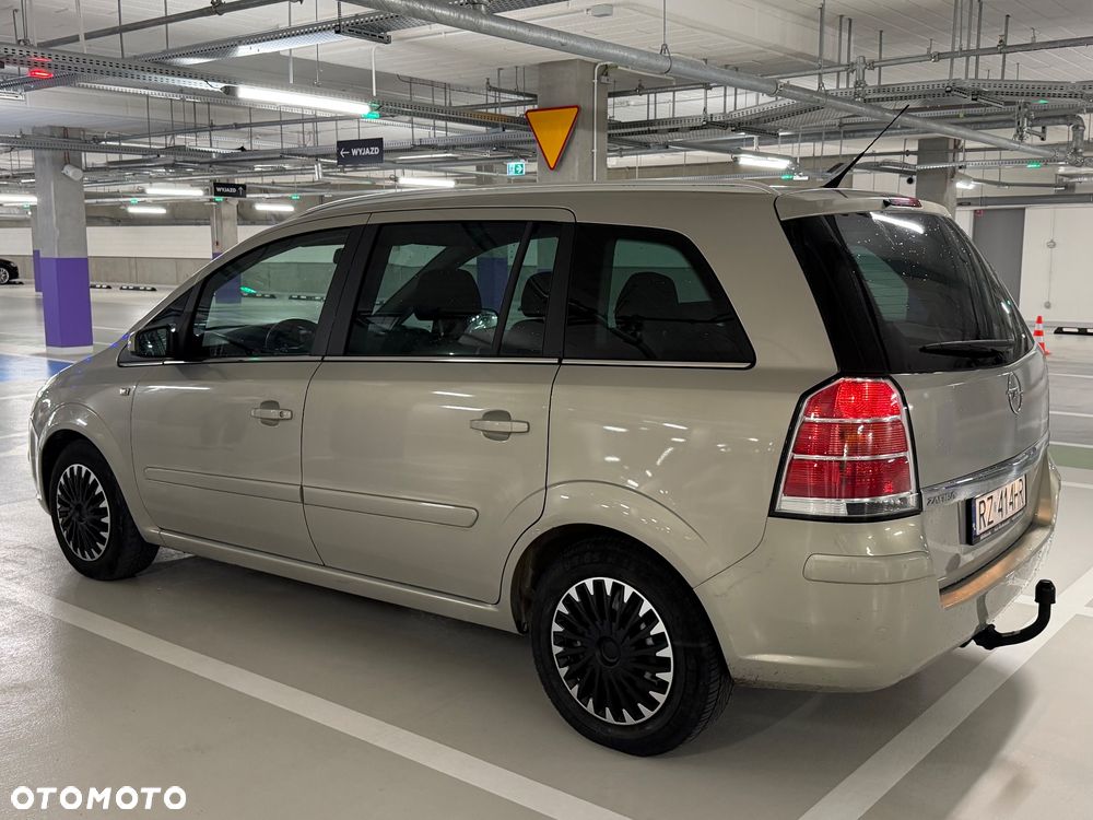 Opel Zafira - 12
