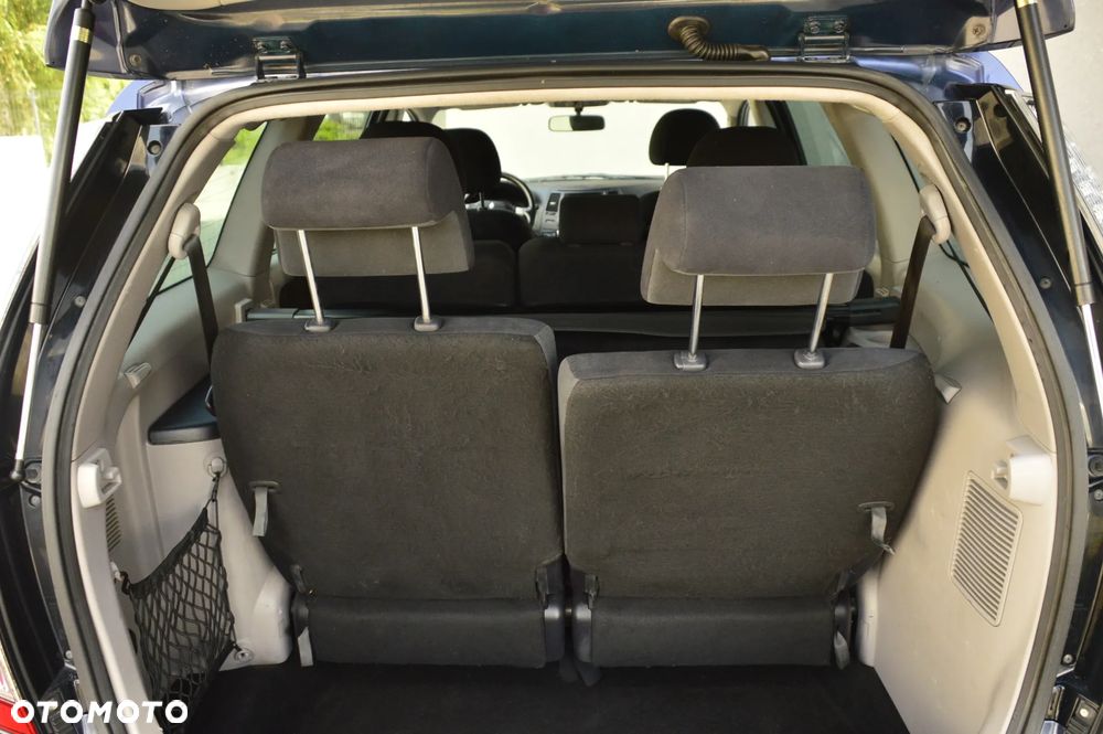 Mitsubishi Grandis 2.4 Invite - 13