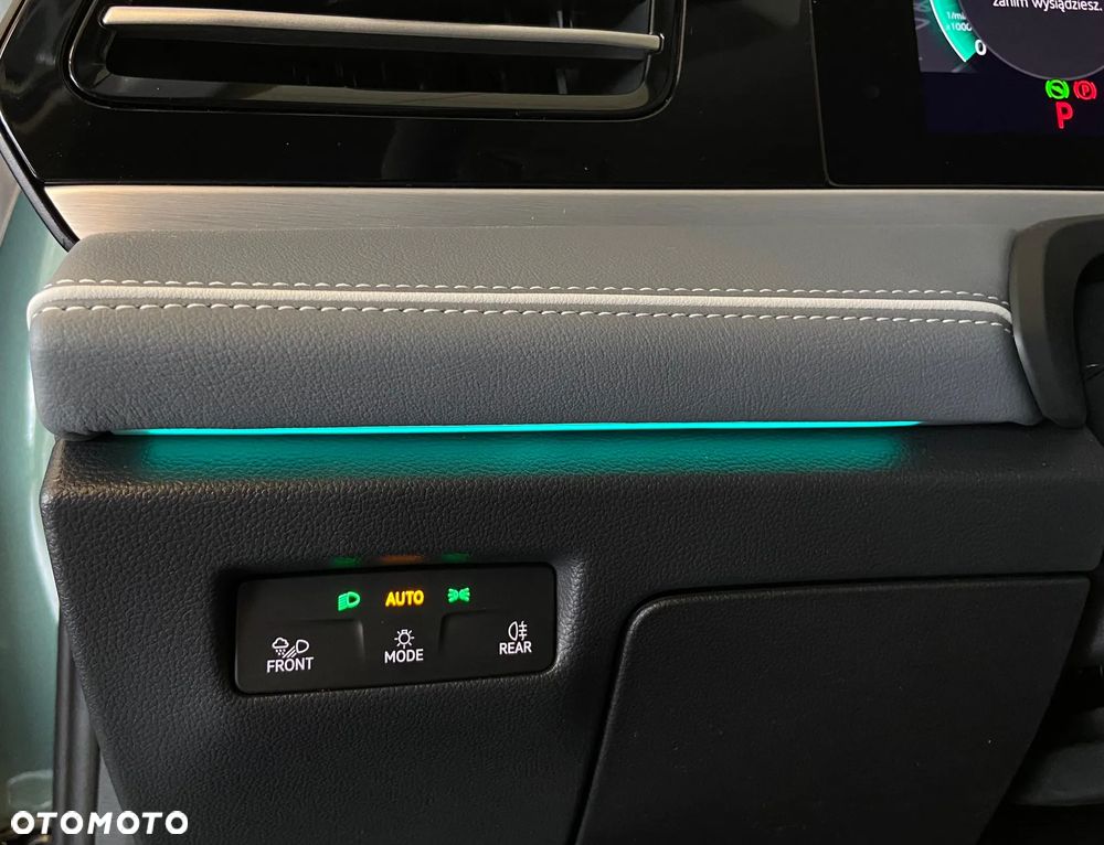 Volkswagen Passat 2.0 TDI SCR 4Mot Elegance DSG - 24