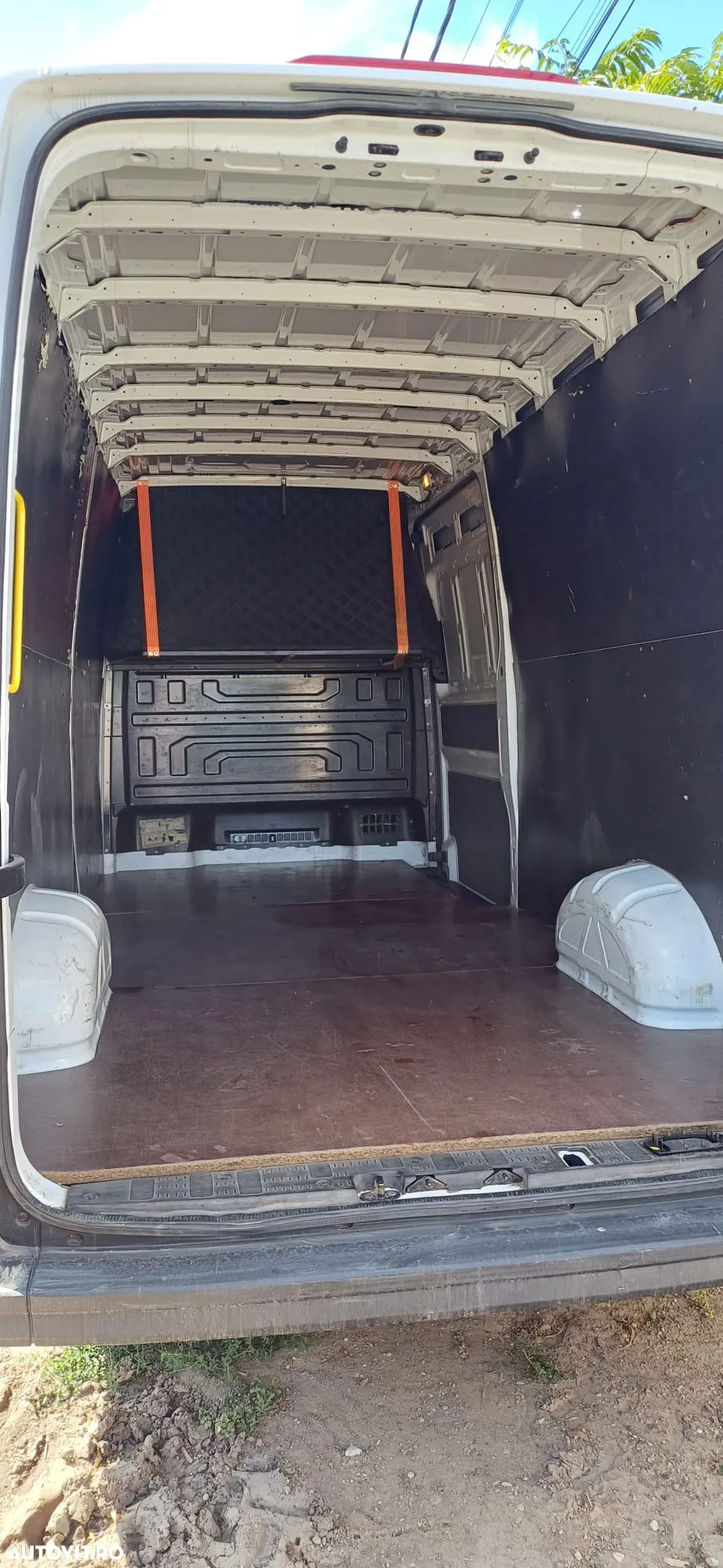 Volkswagen Crafter - 14