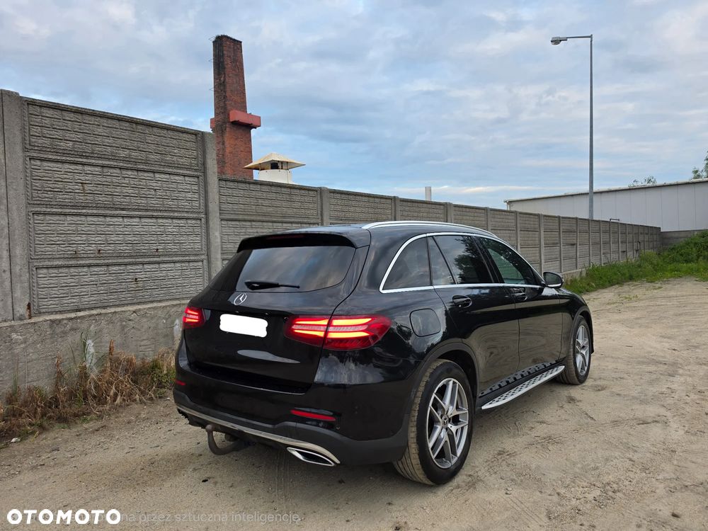 Mercedes-Benz GLC 250 d 4Matic 9G-TRONIC AMG Line - 25