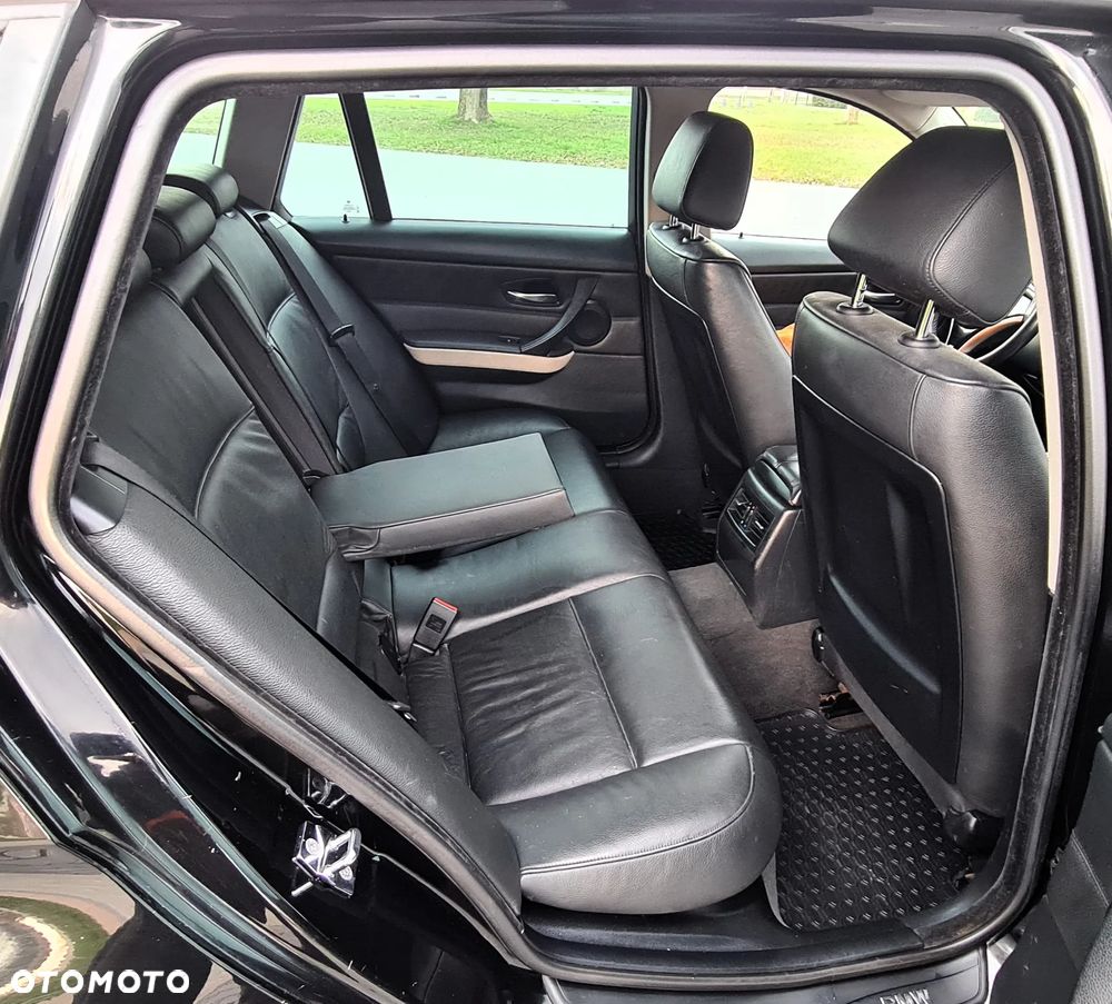 BMW Seria 3 318d - 26