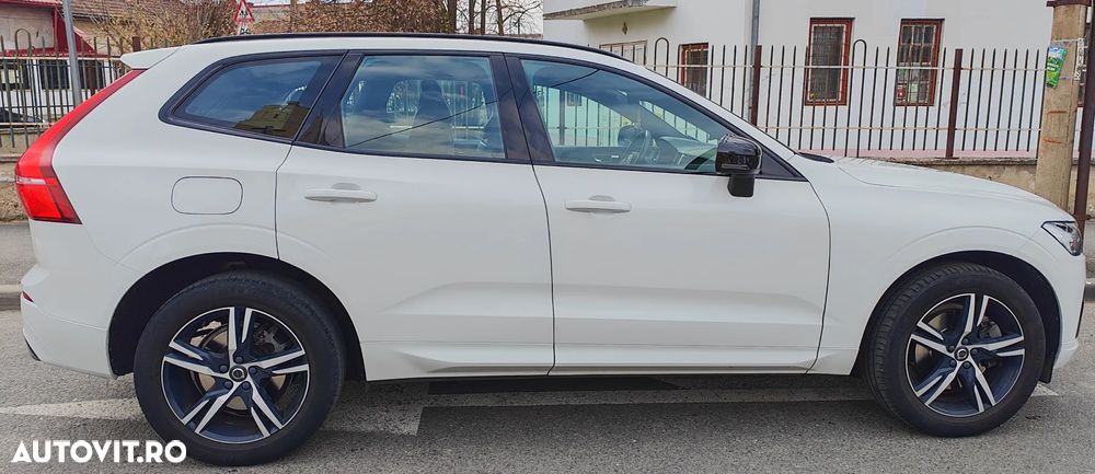 Volvo XC 60 B4 MHEV AWD R-Design - 8