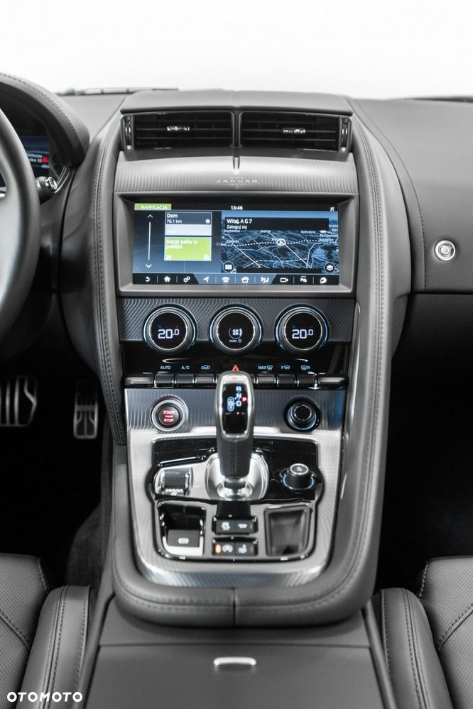 Jaguar F-Type - 32