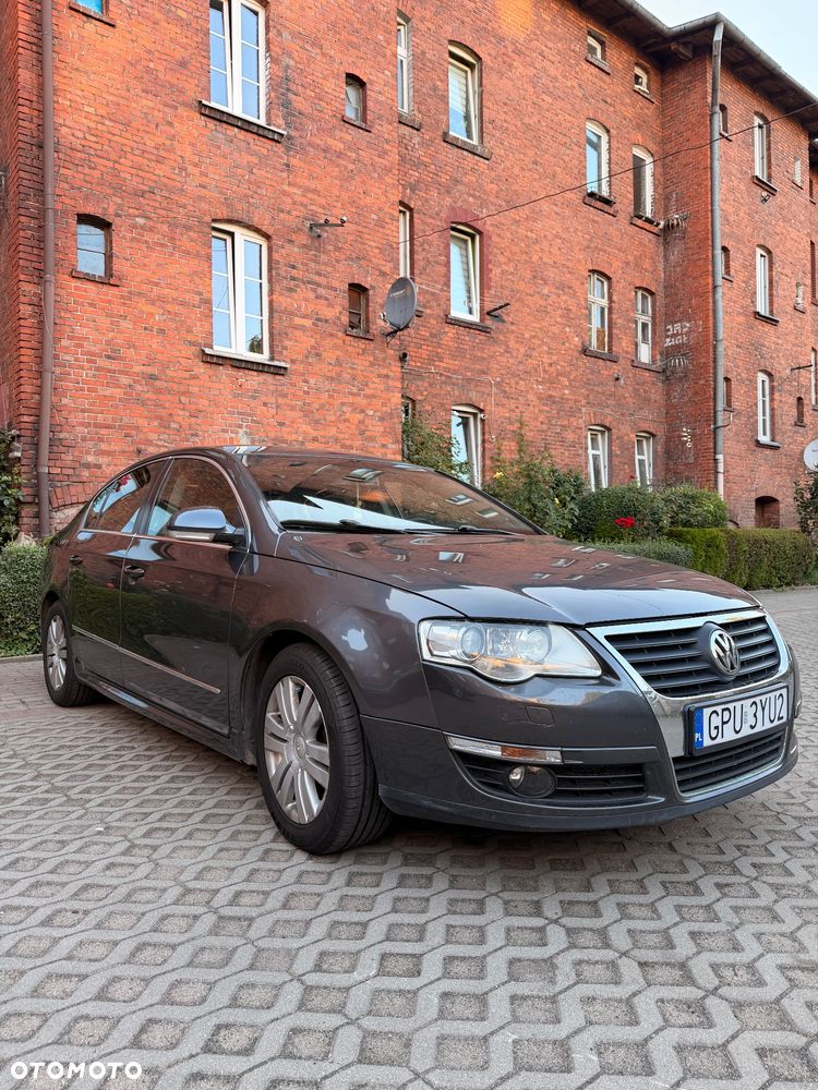 Volkswagen Passat 2.0 TDI DPF Comfortline - 2