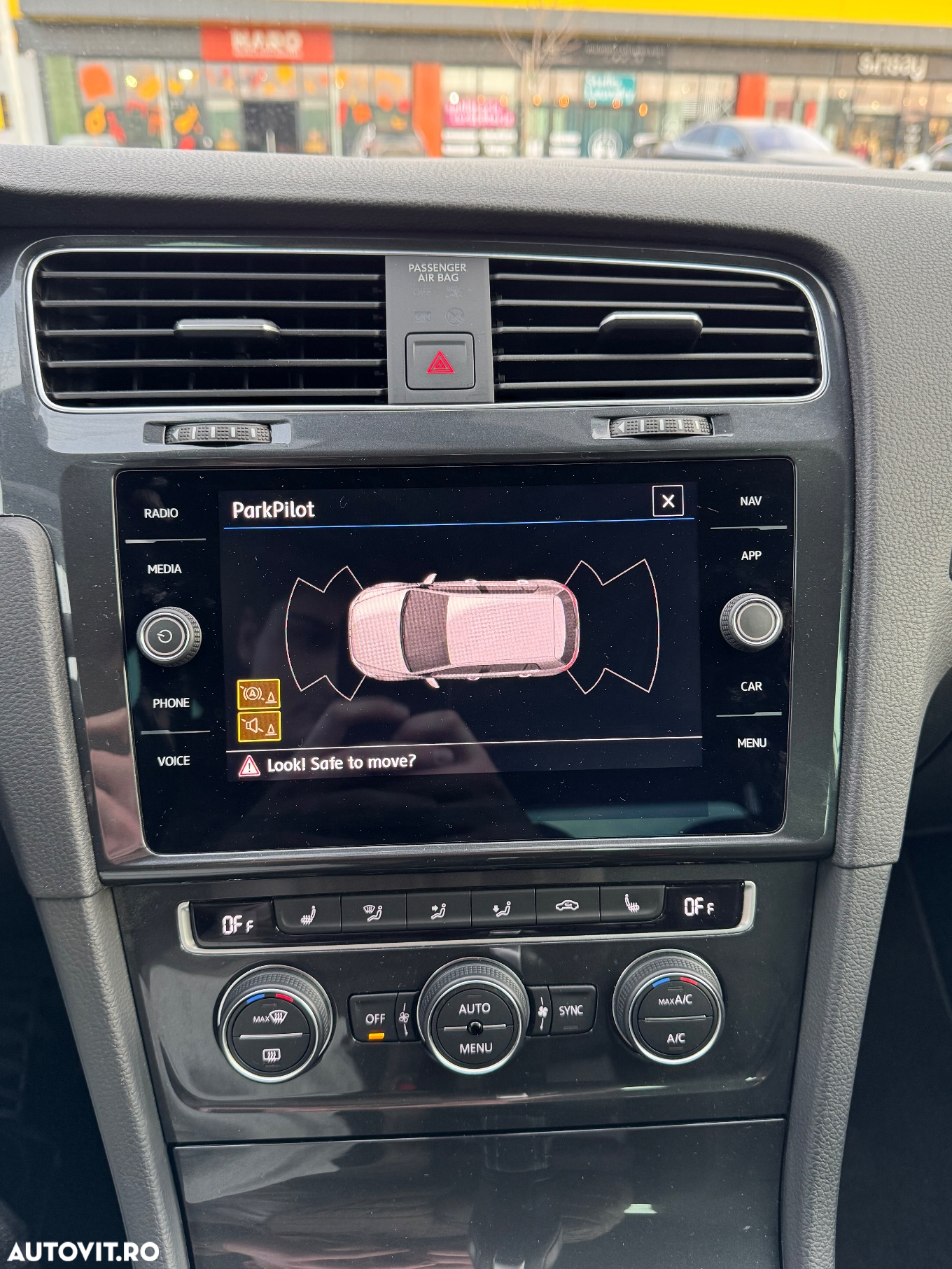 Volkswagen Golf e-Golf - 9