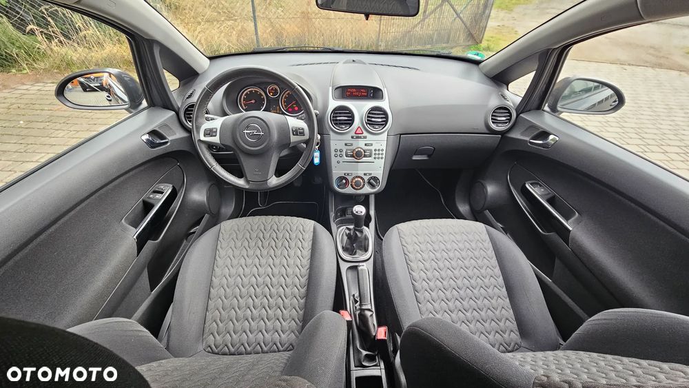 Opel Corsa - 25