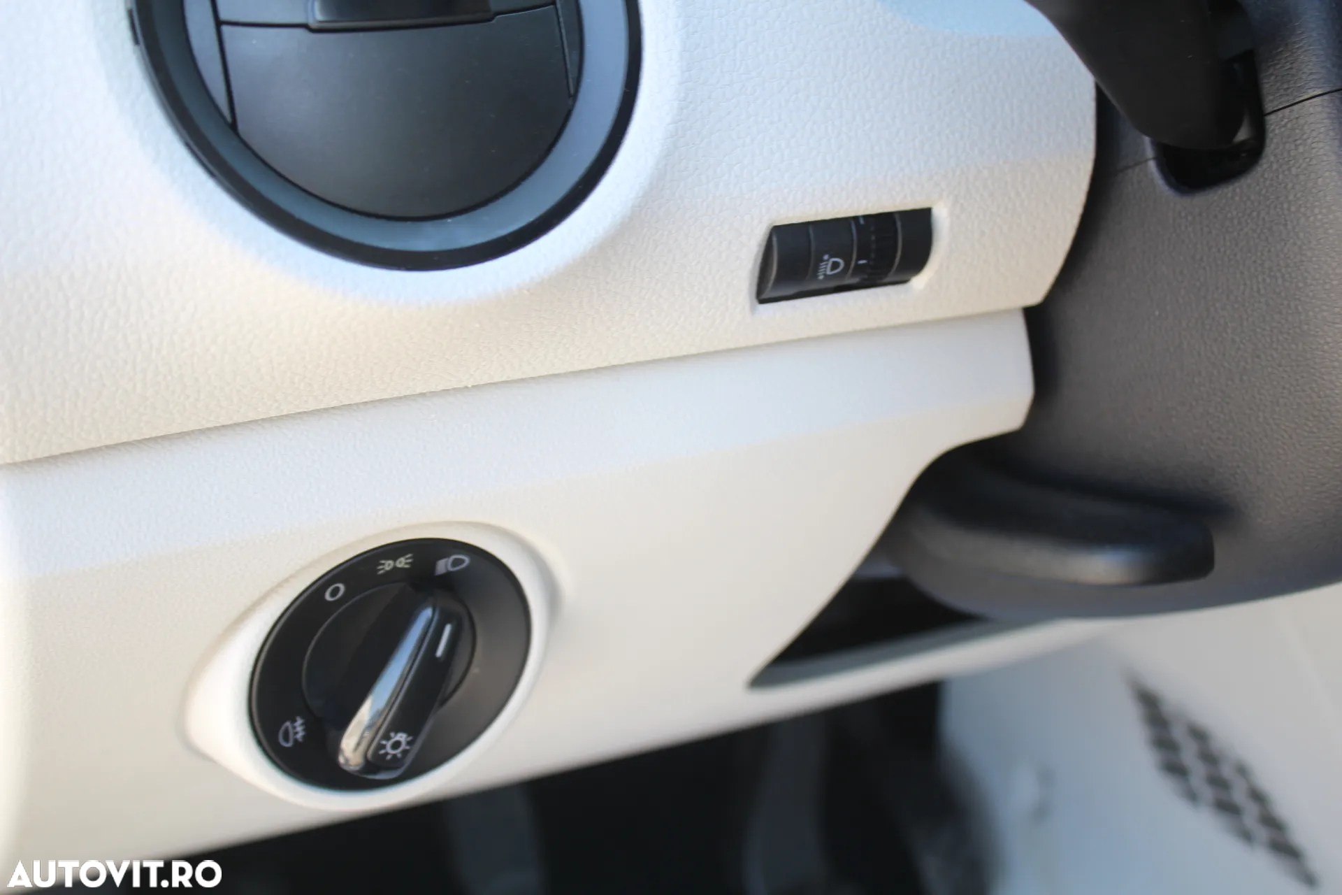 Volkswagen up! 1.0 BMT High - 10