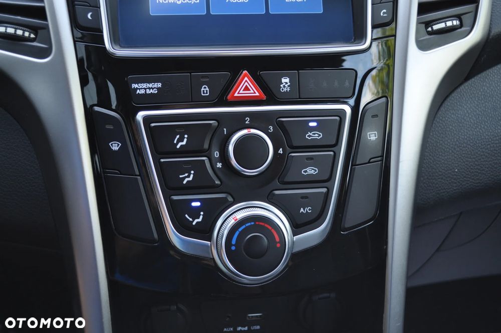 Hyundai i30 blue 1.4 Trend - 28