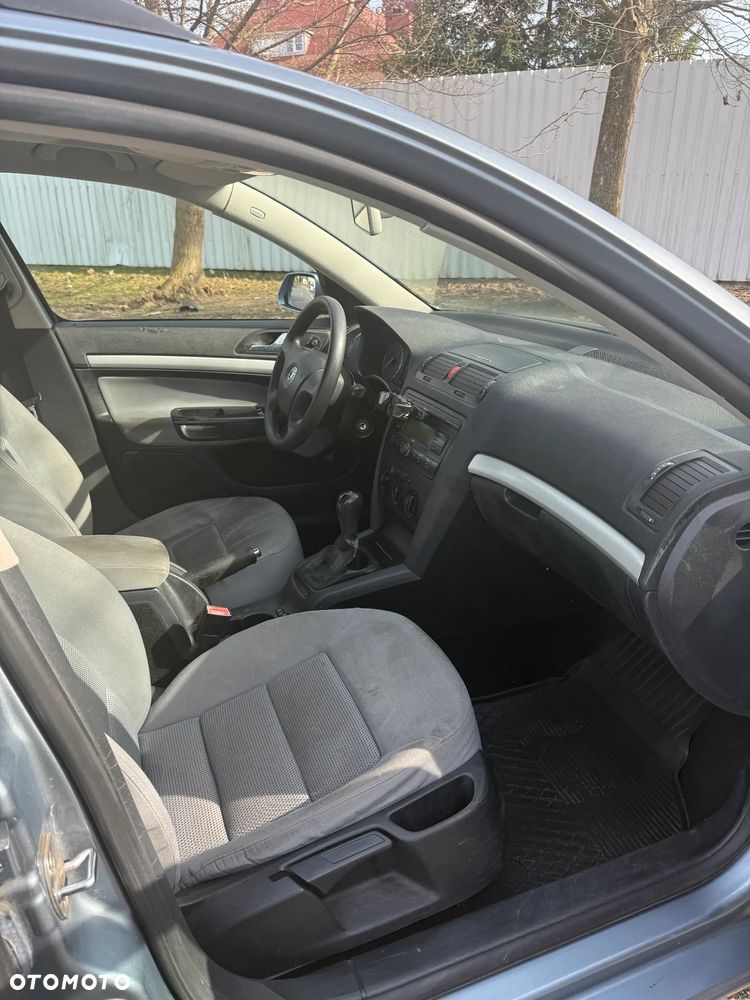 Skoda Octavia 1.6 FSI Ambiente - 14