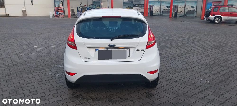 Ford Fiesta 1.6 TDCi DPF Trend - 6