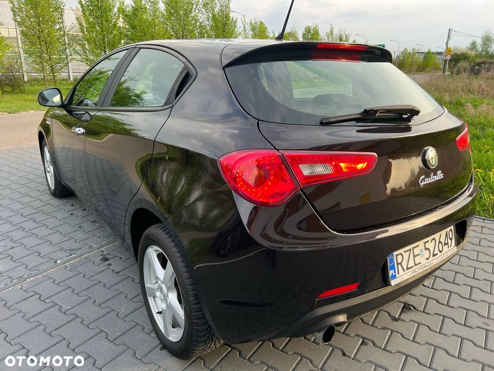 Alfa Romeo Giulietta 1.6 JTDM Veloce - 6