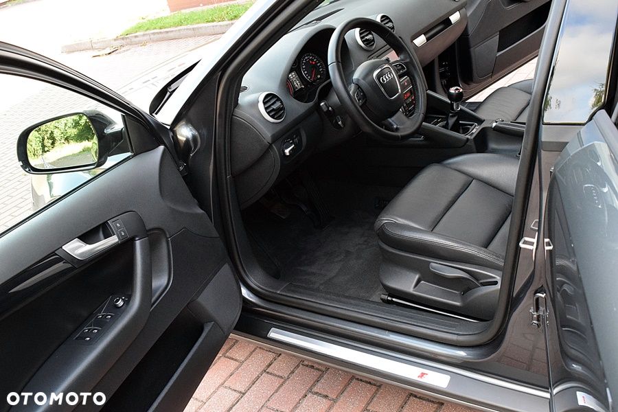 Audi A3 Sportback 1.4 TFSI S line Sportpaket - 24