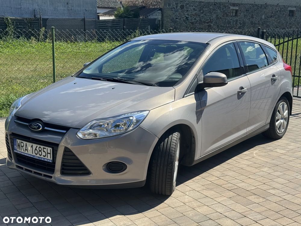 Ford Focus 1.6 Ambiente - 2