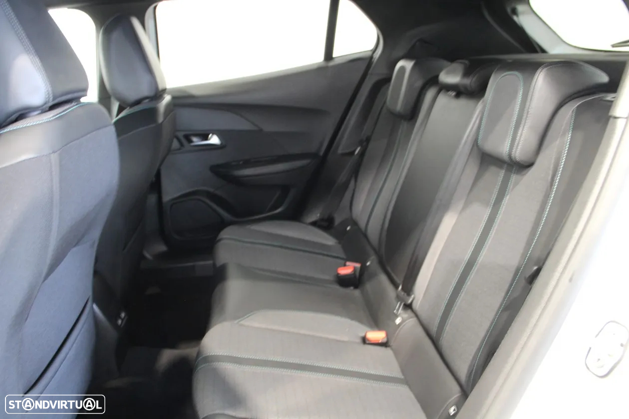 Peugeot 2008 1.2 PureTech Allure Pack - 37