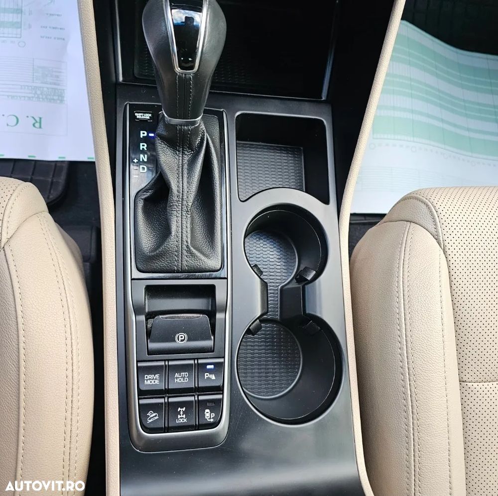 Hyundai Tucson 2.0 CRDI 4WD Automatik Advantage - 20