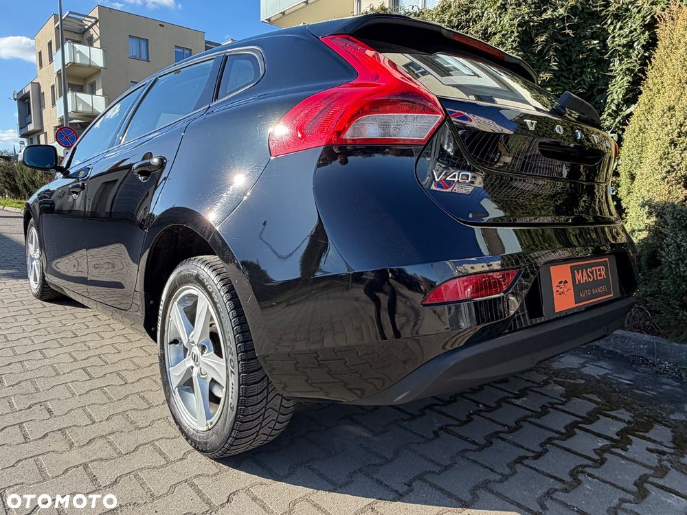 Volvo V40 D2 Drive-E Momentum - 11