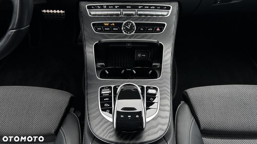 Mercedes-Benz Klasa E - 24