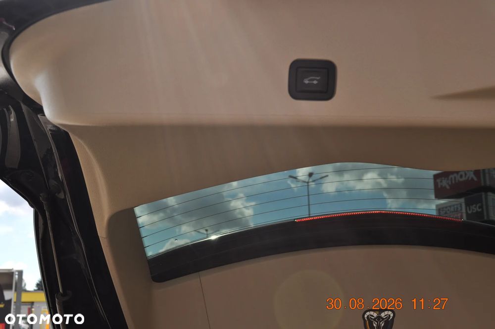 Cadillac SRX 3.6 V6 AWD Sport Luxury - 40