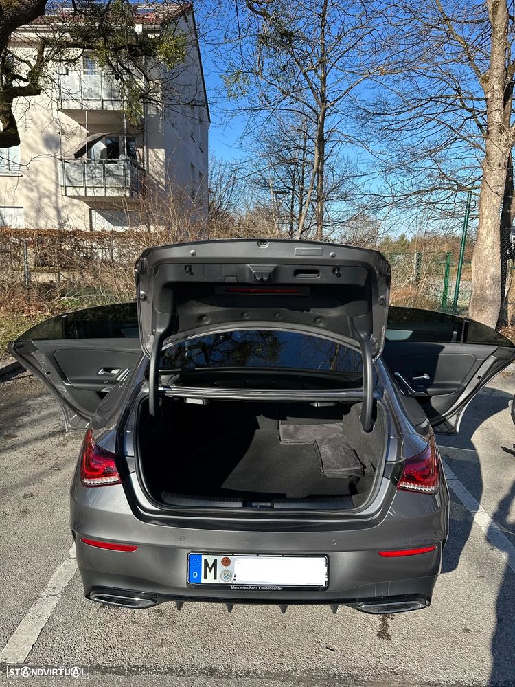 Mercedes-Benz CLA 250 e Shooting Brake AMG Line - 11