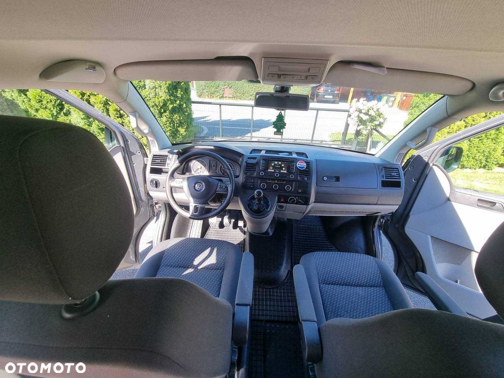 Volkswagen Caravelle - 8