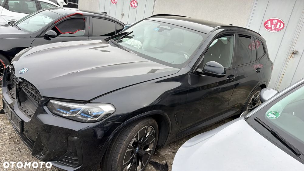 BMW iX3 - 4