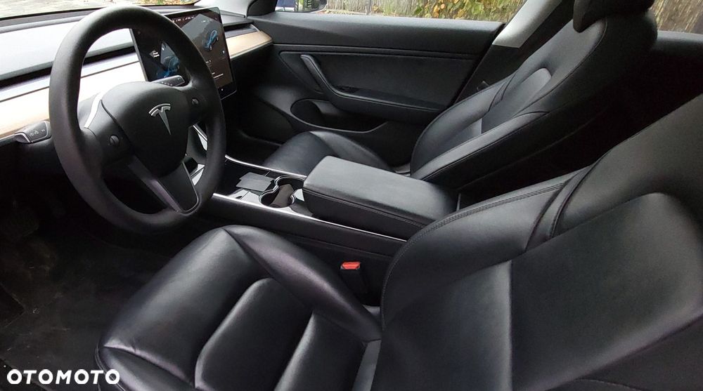 Tesla Model 3 - 5