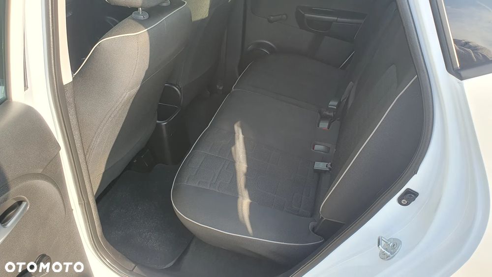 Kia Venga 1.4 CVVT Edition 7 - 10