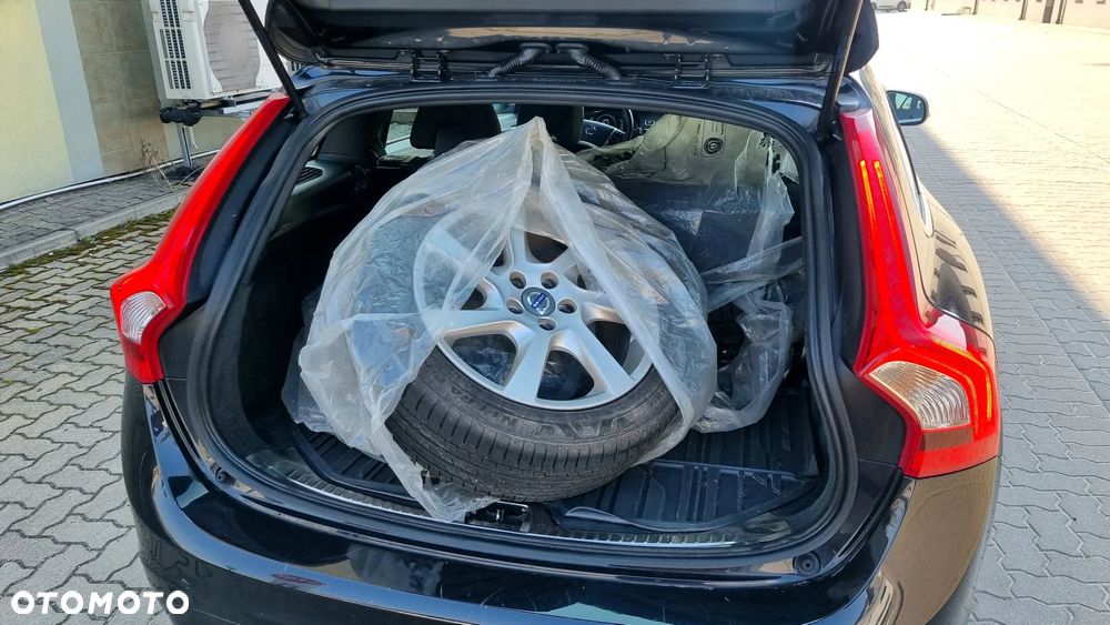 Volvo V60 D4 Momentum - 6
