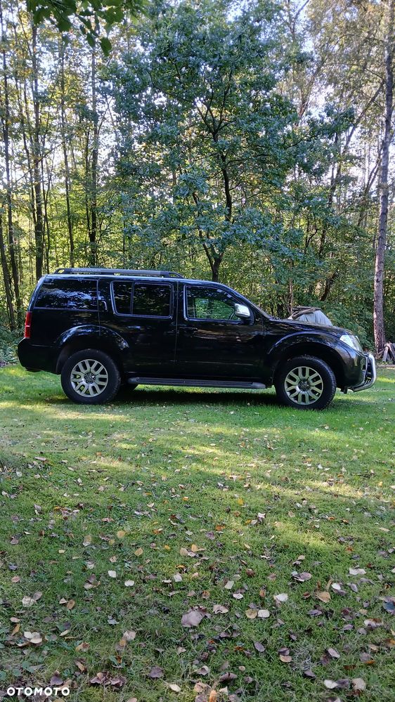 Nissan Pathfinder 2.5 D LE - 19