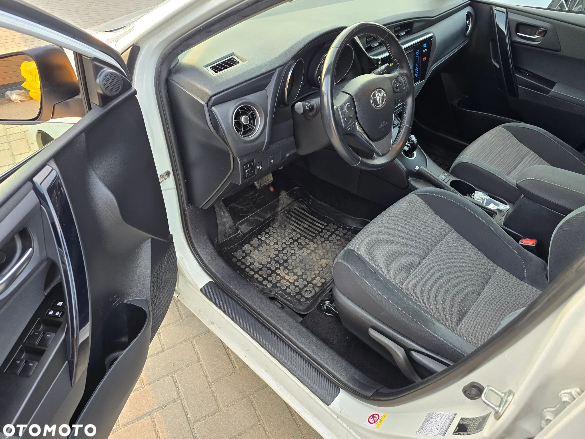 Toyota Auris - 8