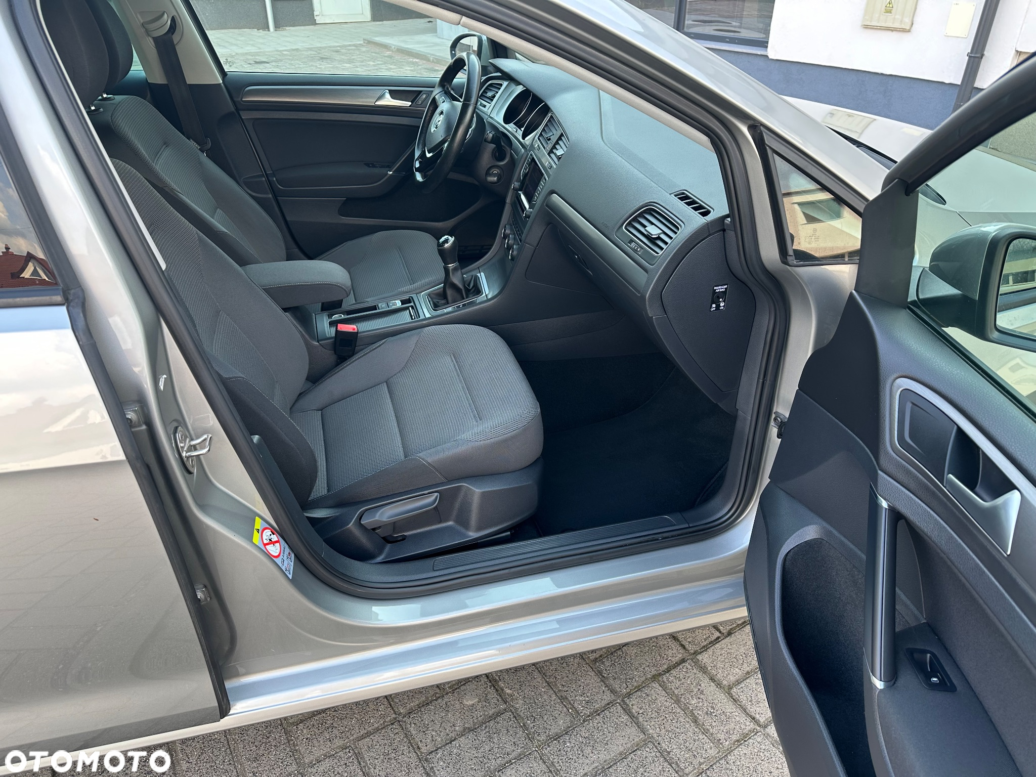 Volkswagen Golf - 20