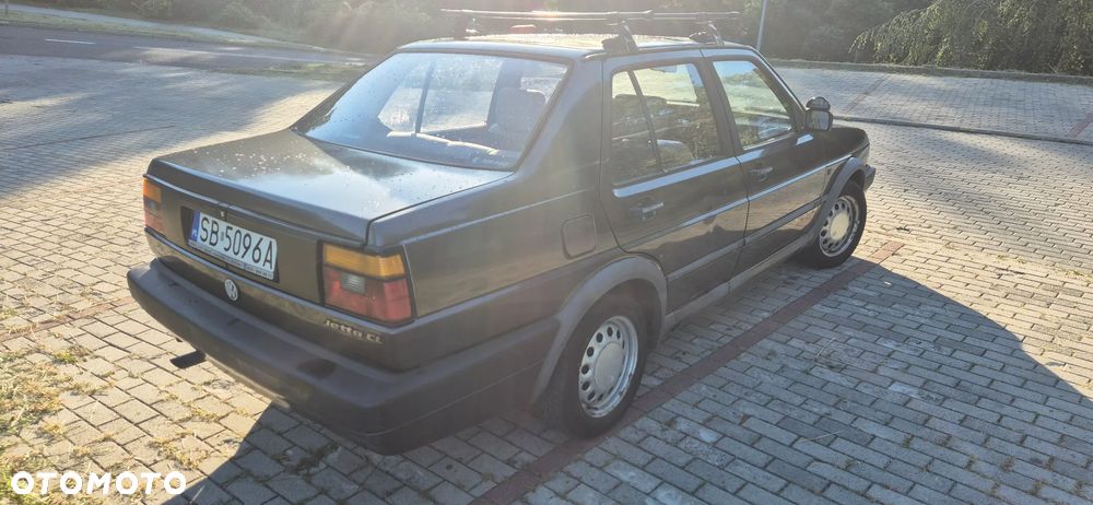 Volkswagen Jetta 1.6 CL TD - 9