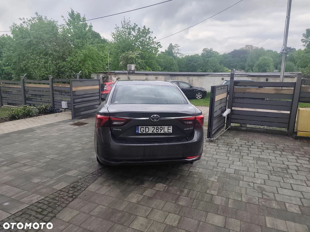 Toyota Avensis 1.8 Active MS - 5
