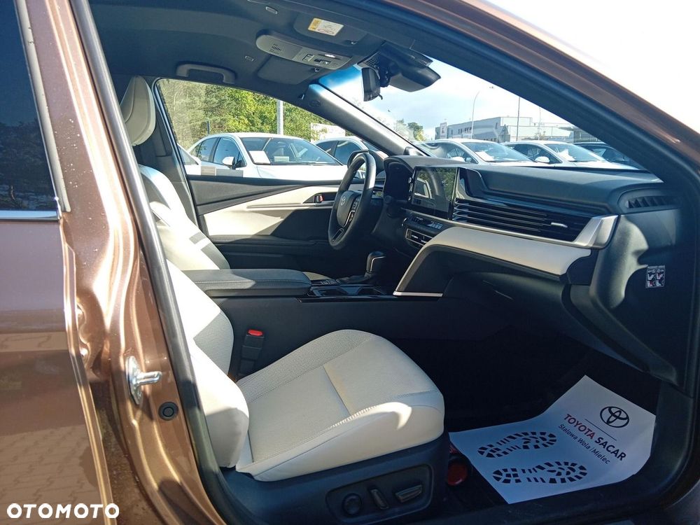 Toyota Camry - 14
