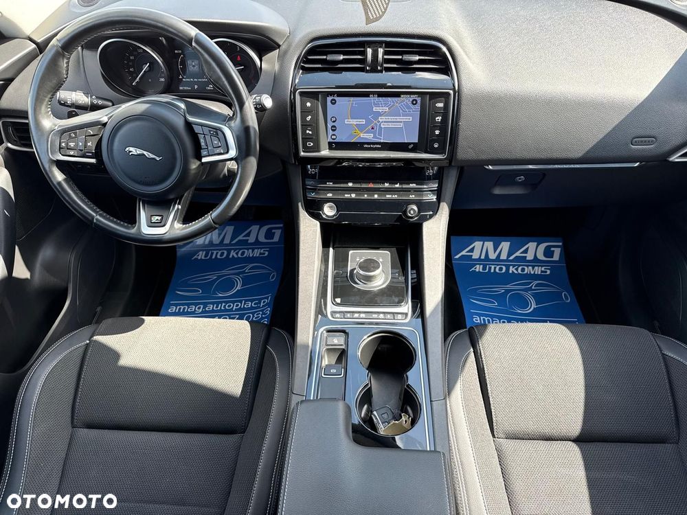 Jaguar F-Pace 20d AWD R-Sport - 20