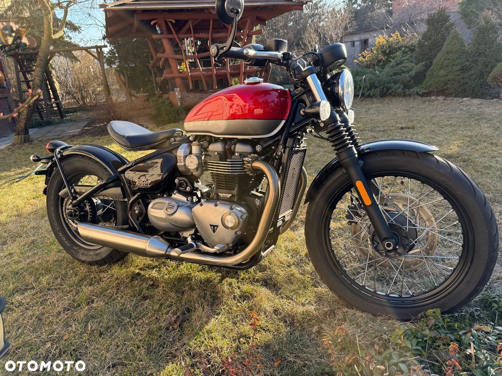 Triumph Bonneville Bobber - 17