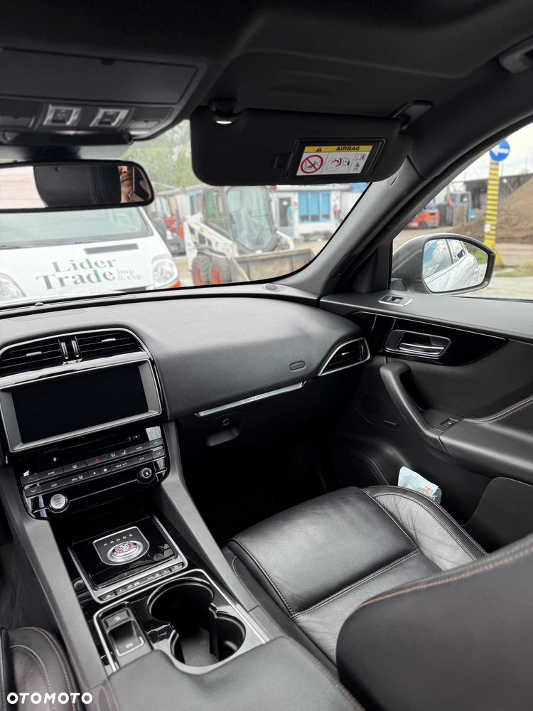 Jaguar F-Pace - 10